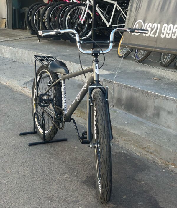 Bicicleta montadinha bh aro 26 adesivada + sundown
