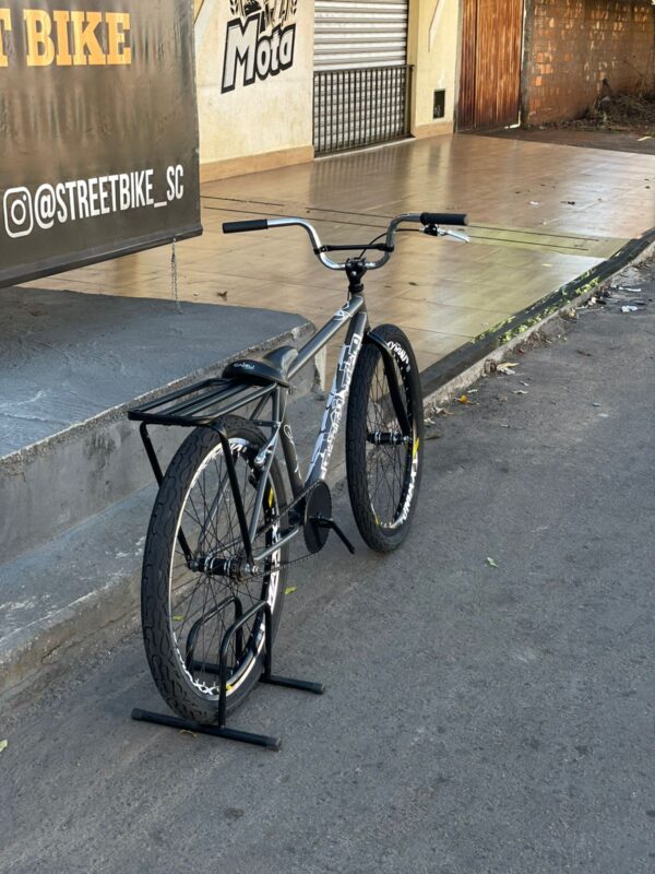Bicicleta montadinha bh aro 26 reto com garfo sundown cinza - Imagem 2