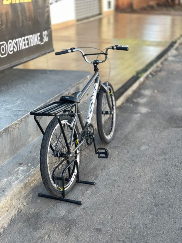 Bicicleta montadinha bh aro 24 reta cinza - Imagem 3