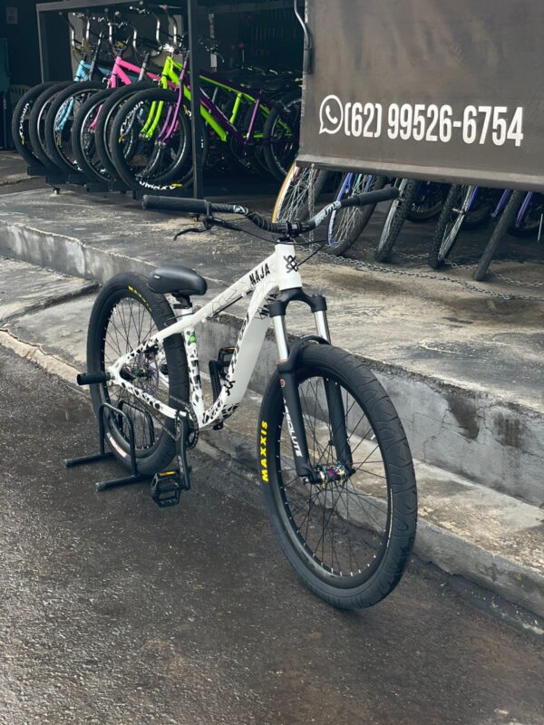 BICICLETA HUPI NAJA BRANCA ARO 26 COM PNEUS MAXXIS - Imagem 2