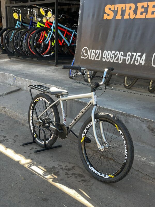 Bicicleta montadinha bh aro 24 reta cinza - Imagem 2