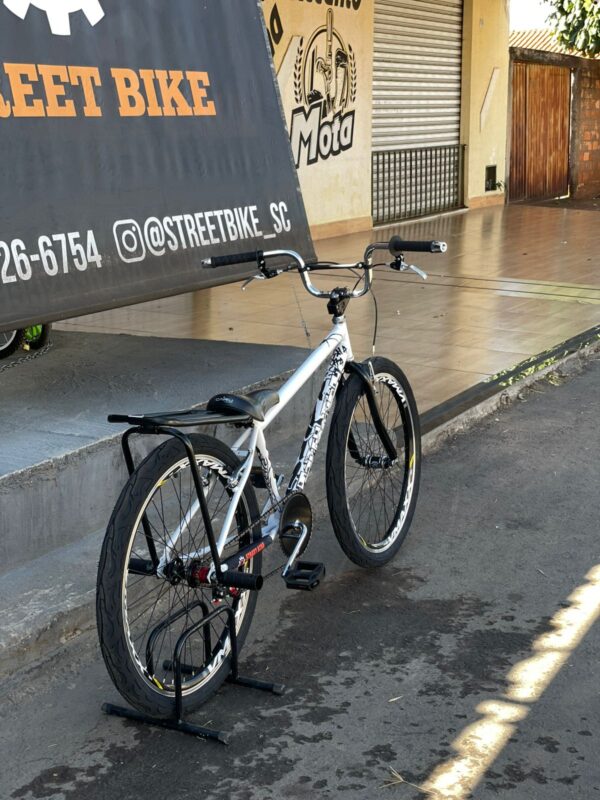 Bicicleta montadinha bh PREMIUM 26 COM CUBO BARULHENTO BRANCA - Imagem 3