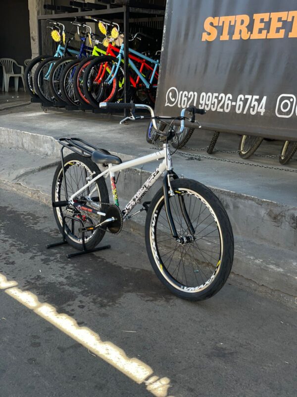 Bicicleta montadinha bh PREMIUM 26 COM CUBO BARULHENTO BRANCA