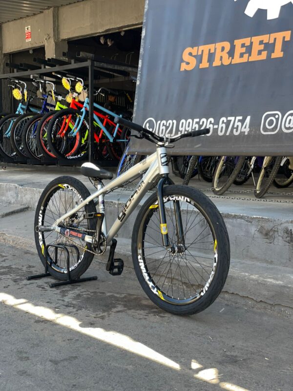 BICICLETA GIOS PREMIUM COM CUBO BARULHENTO 4TRIX