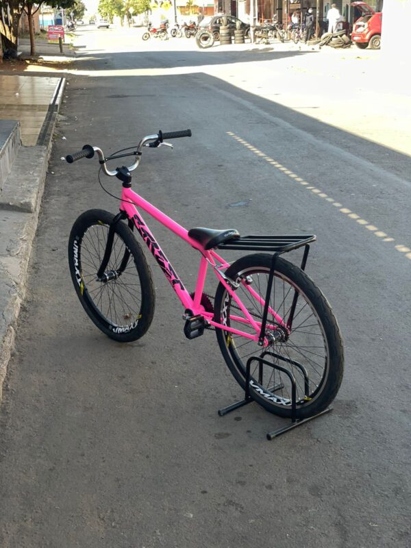 Bicicleta montadinha bh personalizada aro 26 reduzida rosa - Imagem 3