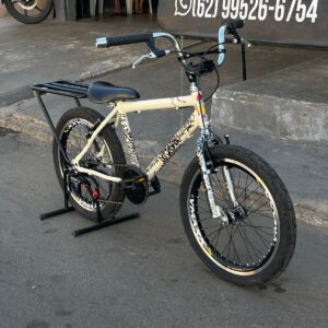 Bicicleta montadinha bh aro 20 personalizada aro 26 reto bege