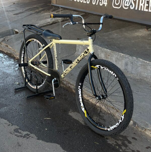 Bicicleta montadinha bh PREMIUM 26 COM CUBO BARULHENTO BEGE
