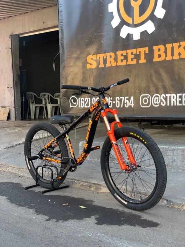 BICICLETA HUPI NAJA SUSPENSAO AR E OLEO COM PNEUS MAXXIS - Imagem 3
