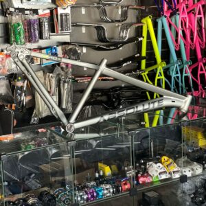 QUADRO ABSOLUTE NERO 5 TAMANHO 15 PRATA