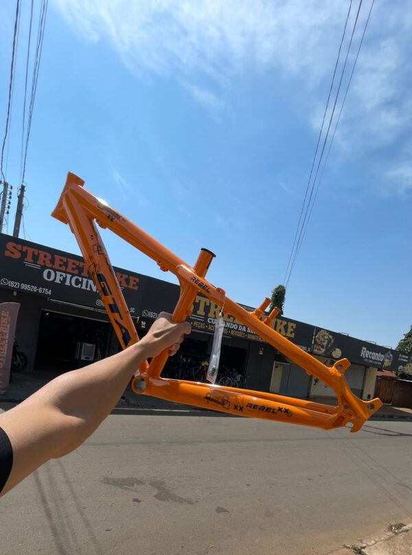 QUADRO GTA REBEL ARO 26 LARANJADO