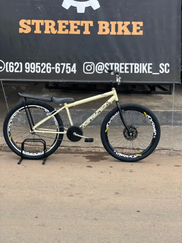 Bicicleta montadinha bh personalizada aro 26 reduzida bege - Imagem 2