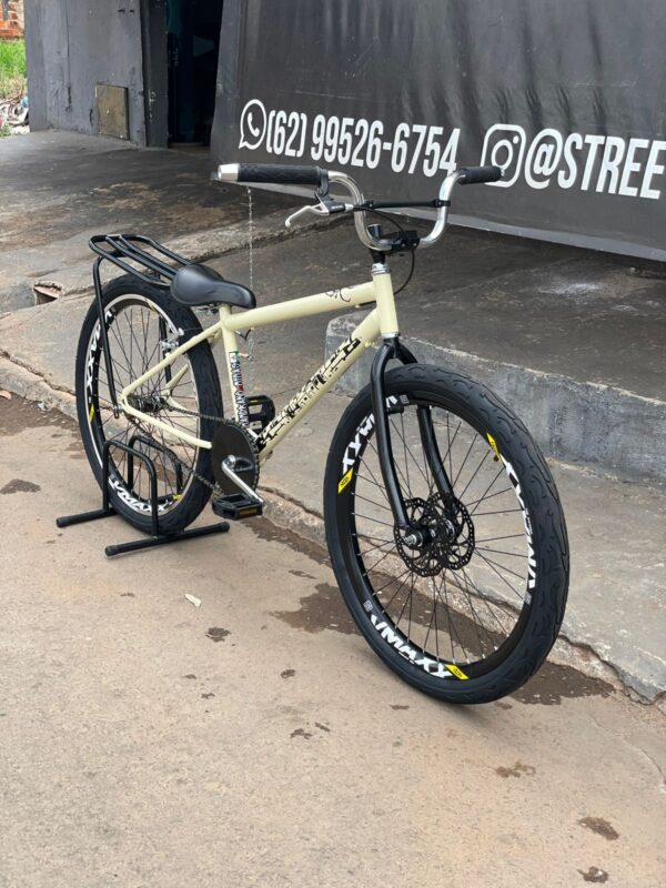 Bicicleta montadinha bh personalizada aro 26 reduzida bege