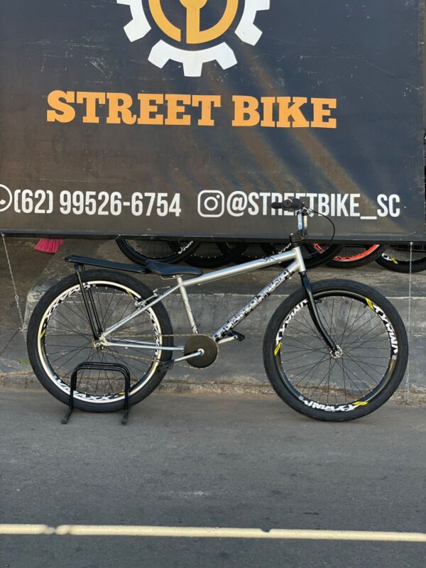Bicicleta montadinha bh personalizada aro 26 reduzida prata - Imagem 2