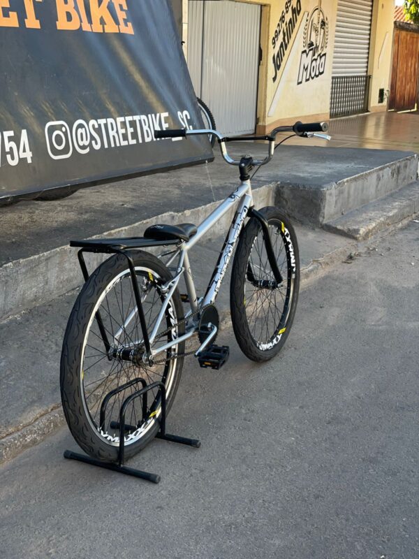 Bicicleta montadinha bh personalizada aro 26 reduzida prata - Imagem 3